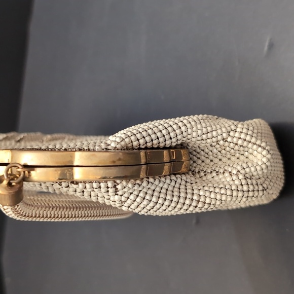 Vintage Whiting & Davis Ivory Mesh Evening Purse. - Picture 7 of 16